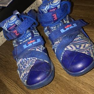 Lebron soldier 9’s